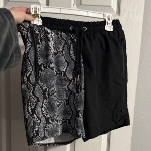 Boohoo Black & Gray Snake Print Men’s Swim Board Shorts